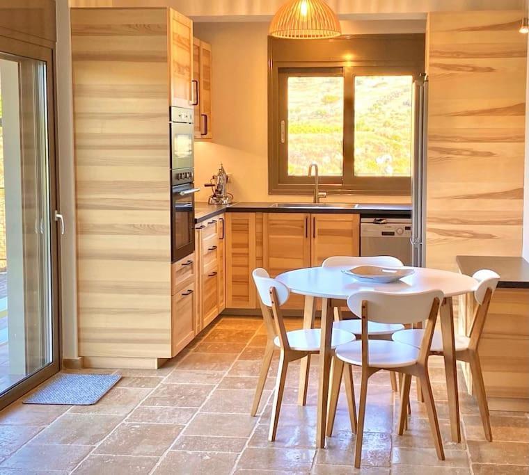 Ferienwohnung Summer House With A Pool Near Sea, Port & Airport Rafína Exterior foto
